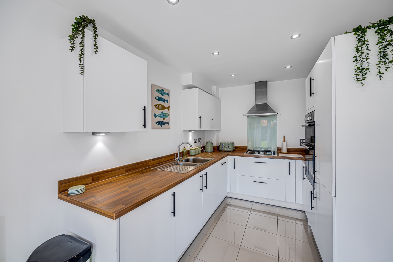 Fully equipped kitchen